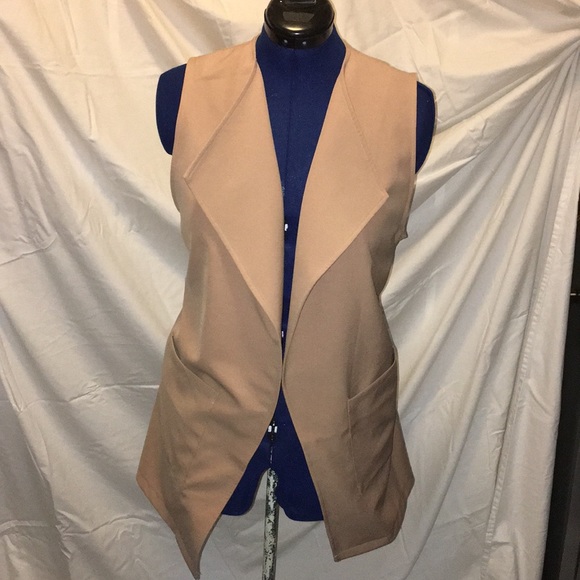 Mario Serrani Tops - Mario Serrani Camel sleeveless Blazer